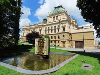 Rekonstrukce divadla J.K. Tyla v Plzni, speciální zakládání, přístavba a úpravy vnitřních prostor (90. léta)