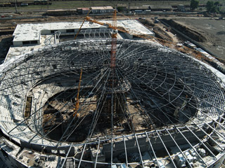 Zastřešení Sazka (O2) arény (2004)