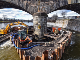 Negrelliho viadukt – rekonstrukce nejdelšího železničního mostu v ČR (1120 m), Praha (2020)
