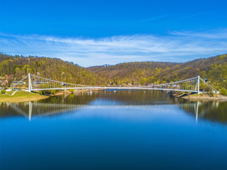 Lávka přes Švýcarskou zátoku Vranovské přehrady (1993)