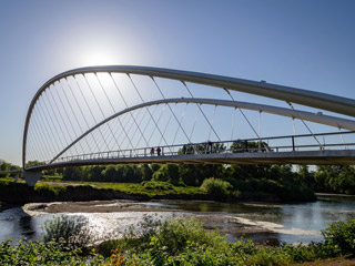 Lávka přes řeku Willamette, Salem, Oregon, USA (2017)