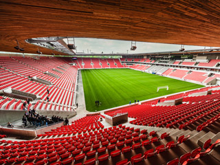 Zastřešení fotbalového stadionu Slavie ve Vršovicích (2008)